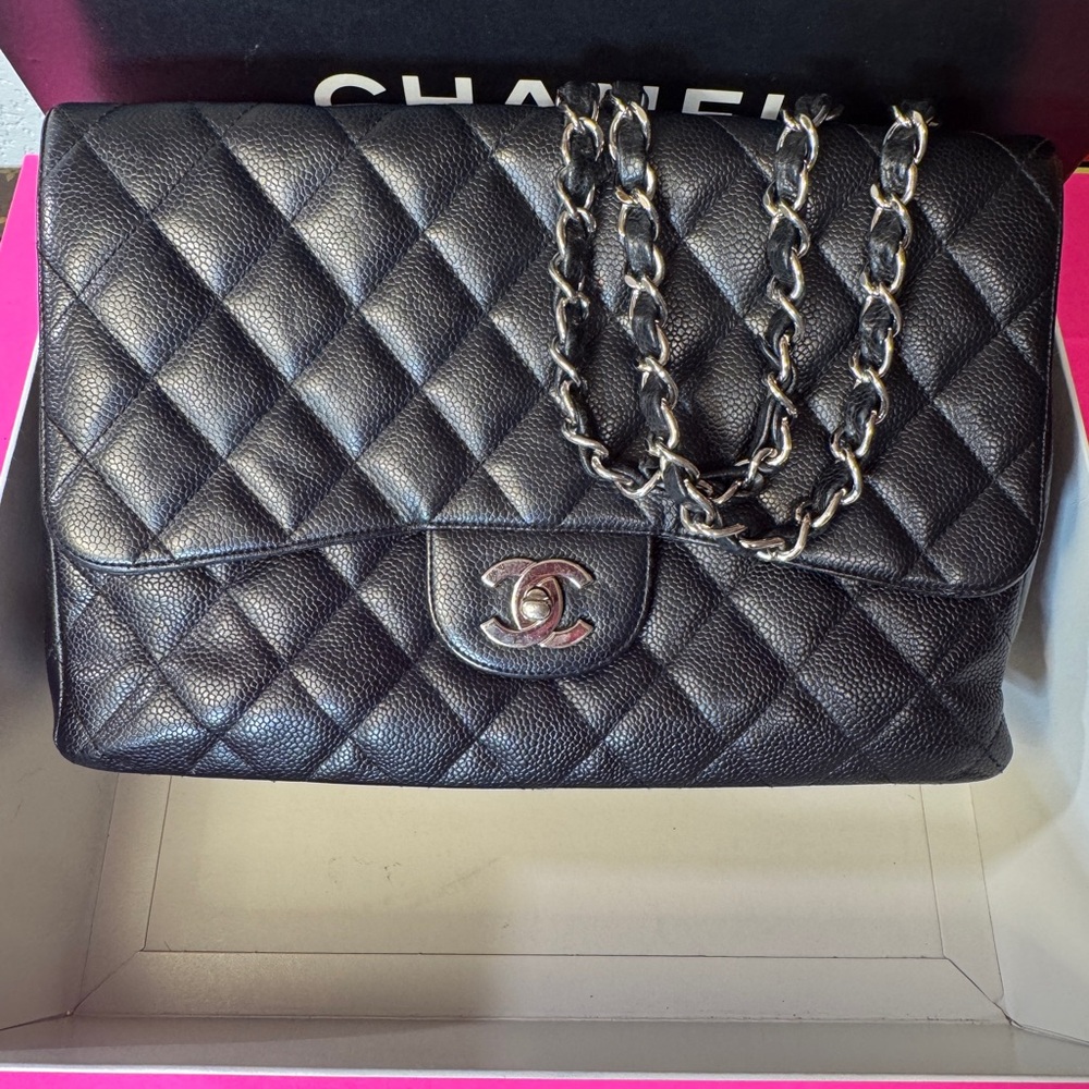 CHANEL Black Quilted Shoulder Bag with Chain Strap - Picture 14 of 15